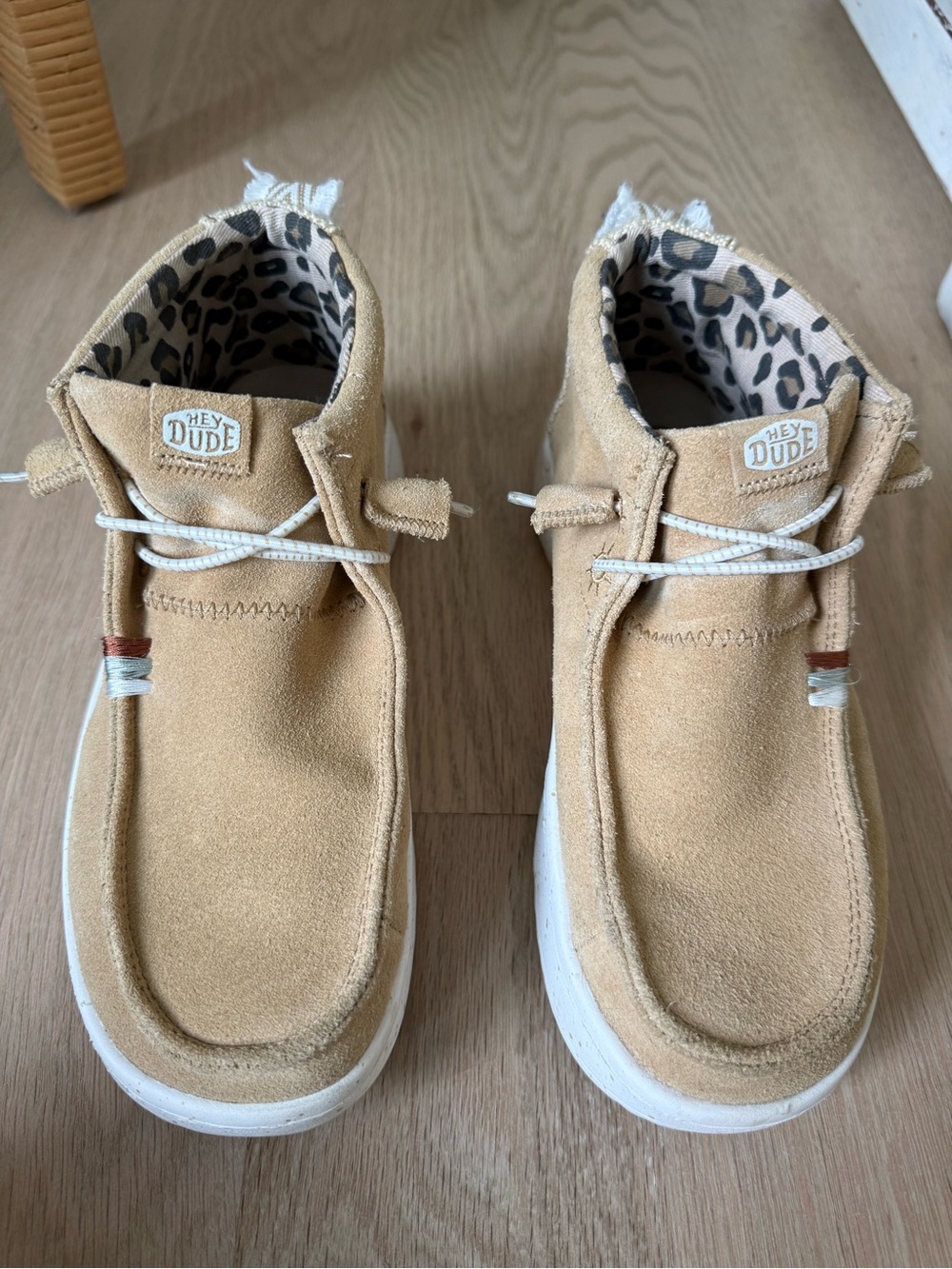 Hey Dude Women's Wendy Peak Hi Suede Casual Moccasin Sneakers Size 6